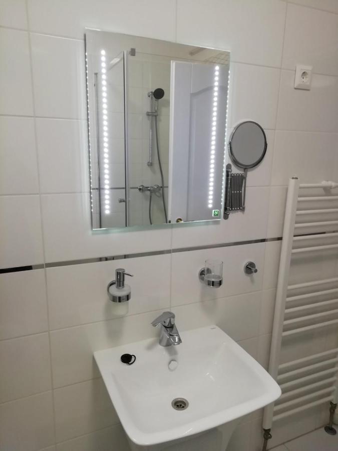 Salvus Apartman Apartment Eger Luaran gambar